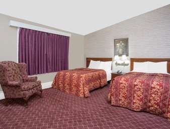 Travelodge Inn & Suites Latham Habitación foto